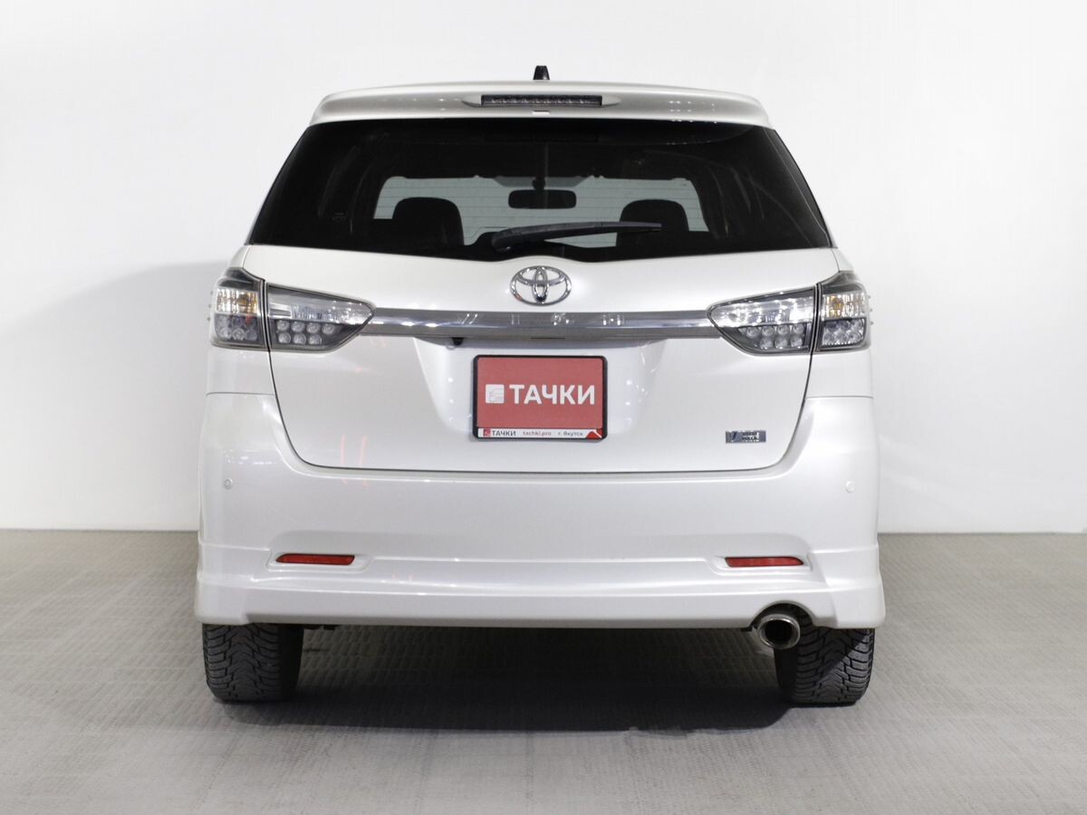 Toyota Wish 2012 - фото автомобиля