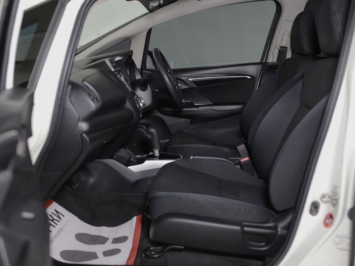 Honda Fit 2013 - фото автомобиля