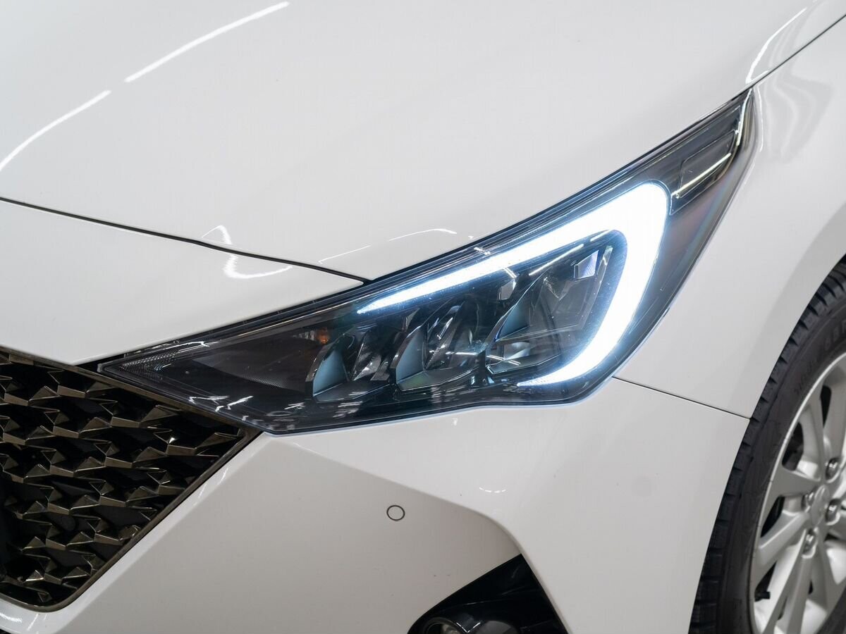 Hyundai Solaris 2021 - фото автомобиля