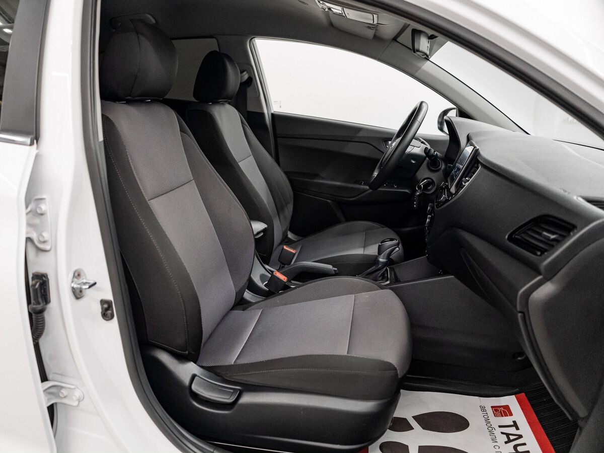 Hyundai Solaris 2021 - фото автомобиля