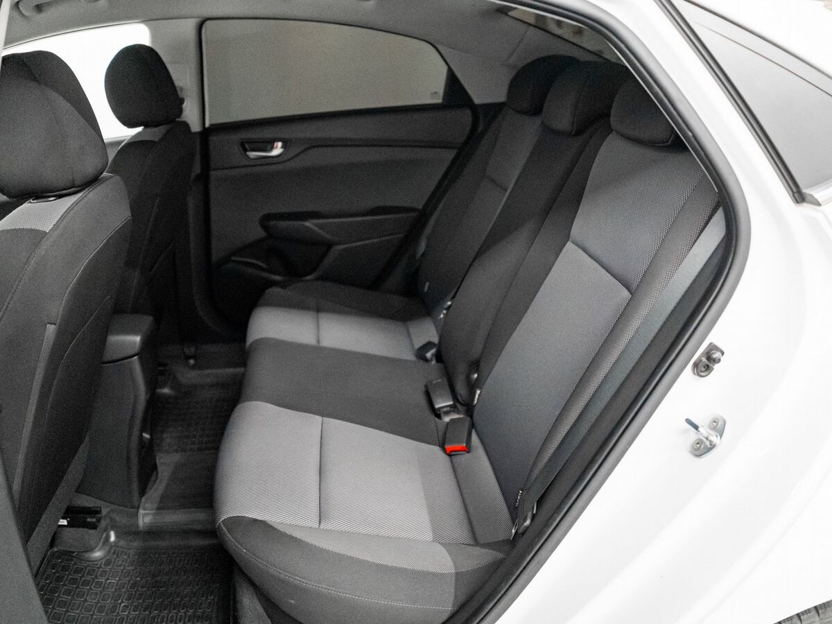 Hyundai Solaris 2021 - фото автомобиля