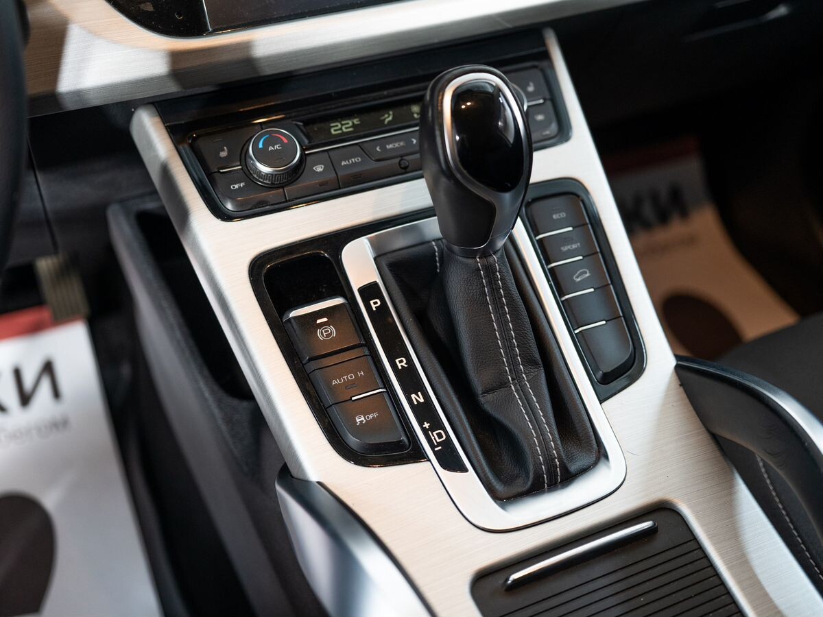 Geely Atlas 2019 - фото автомобиля