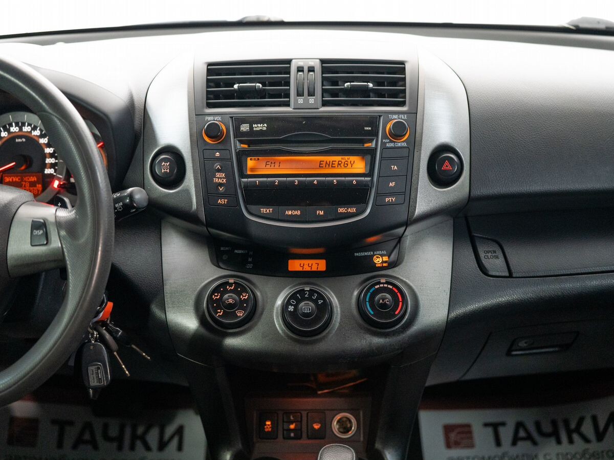 Toyota RAV4 2012 - фото автомобиля