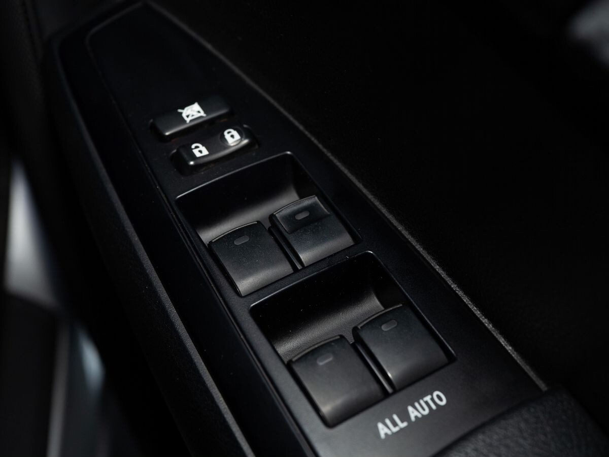 Toyota Corolla 2015 - фото автомобиля