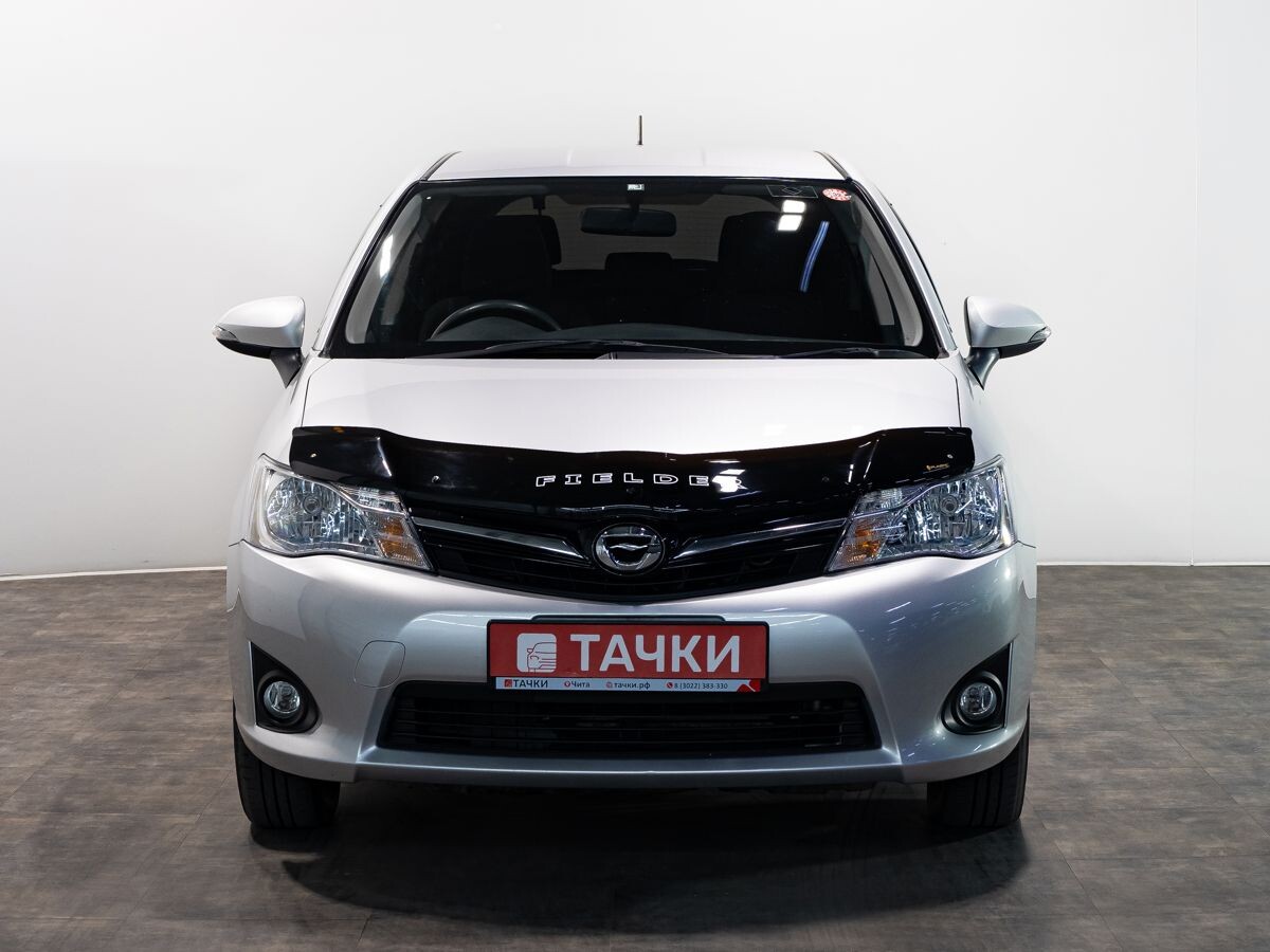 Toyota Corolla 2015 - фото автомобиля