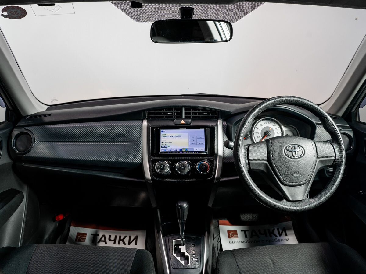 Toyota Corolla 2015 - фото автомобиля