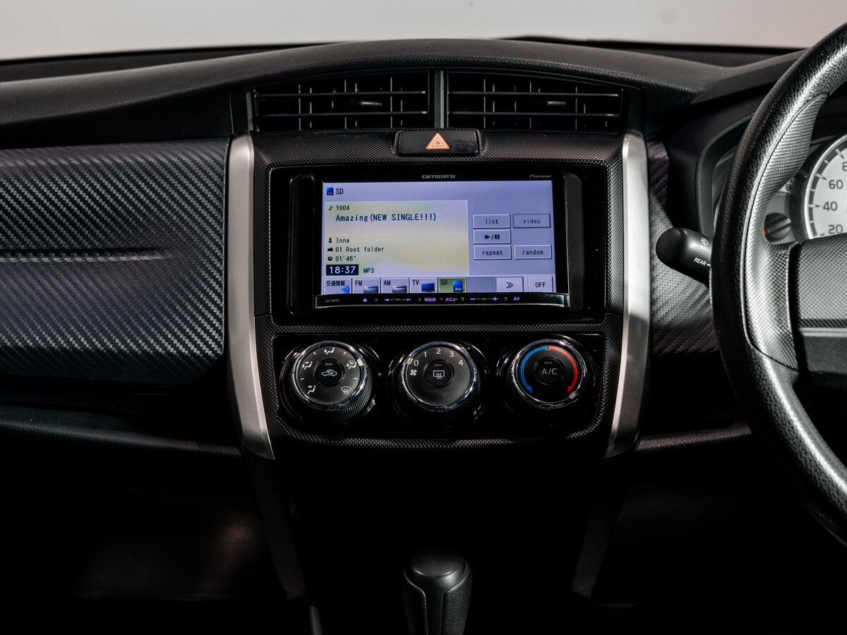 Toyota Corolla 2015 - фото автомобиля