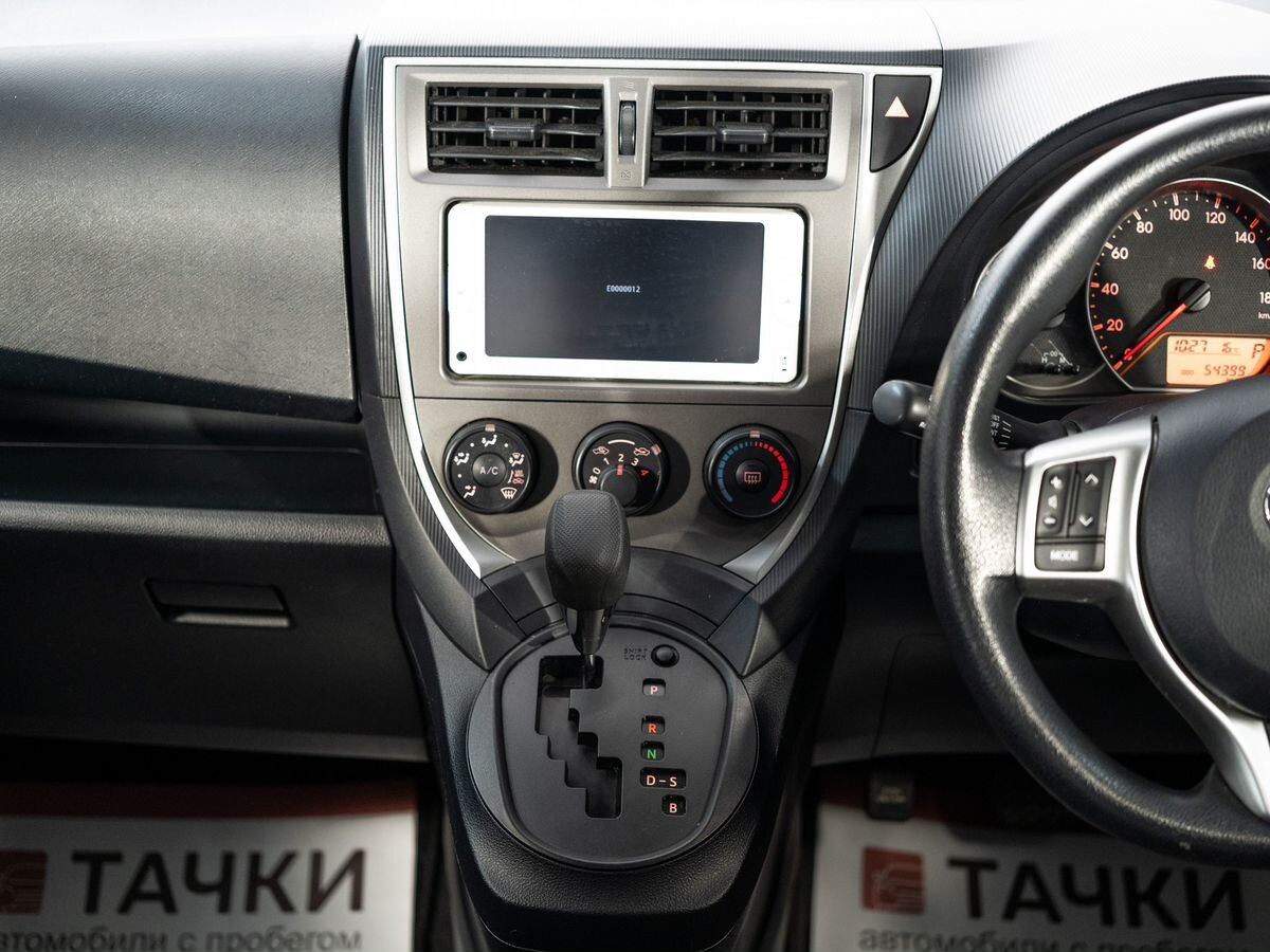 Toyota Ractis 2012 - фото автомобиля
