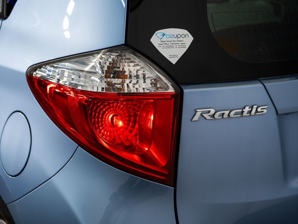 Toyota Ractis 2012 - фото автомобиля