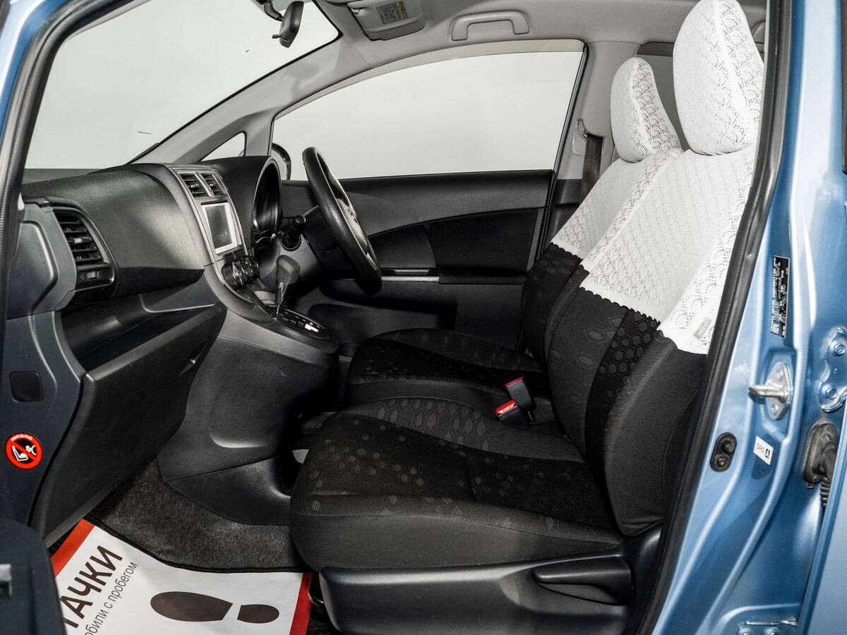 Toyota Ractis 2012 - фото автомобиля