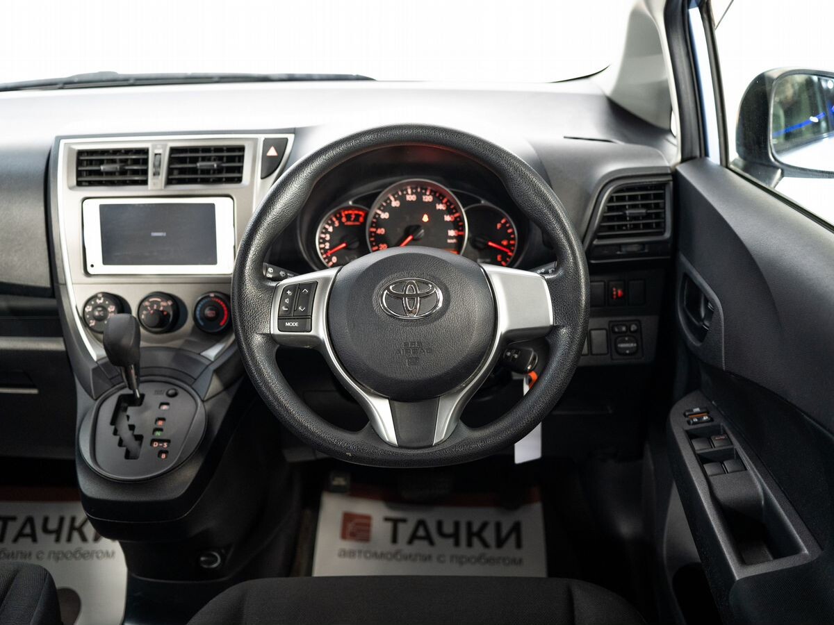 Toyota Ractis 2012 - фото автомобиля