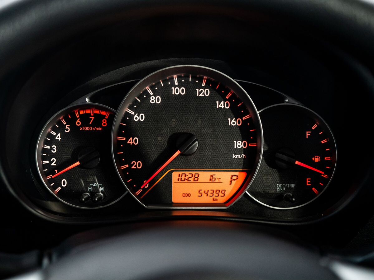 Toyota Ractis 2012 - фото автомобиля