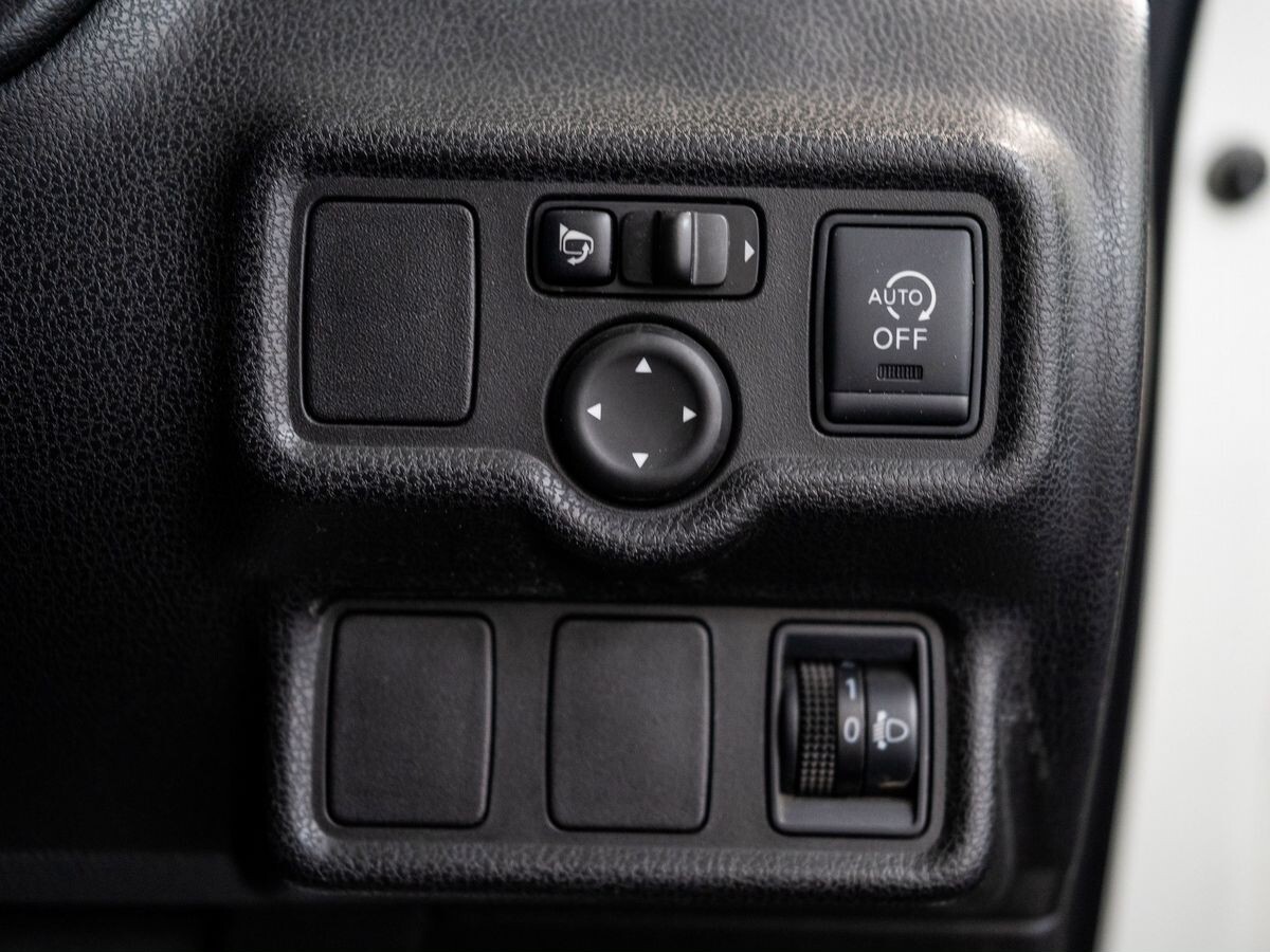 Nissan Note 2013 - фото автомобиля