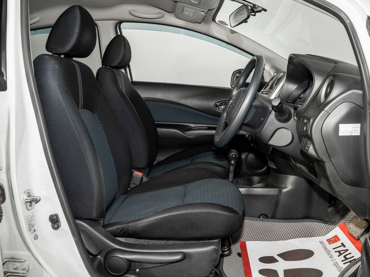 Nissan Note 2013 - фото автомобиля