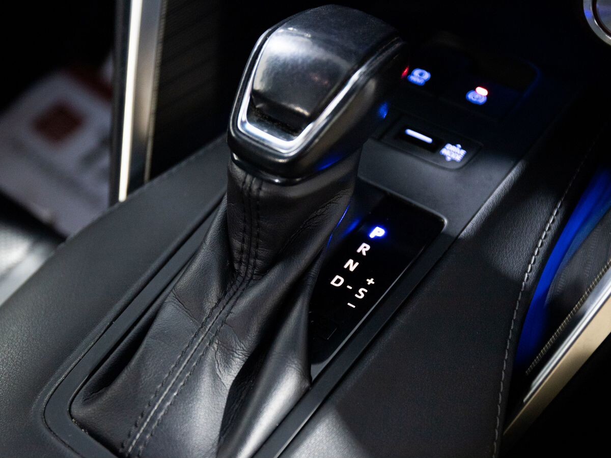 Toyota Harrier 2020 - фото автомобиля