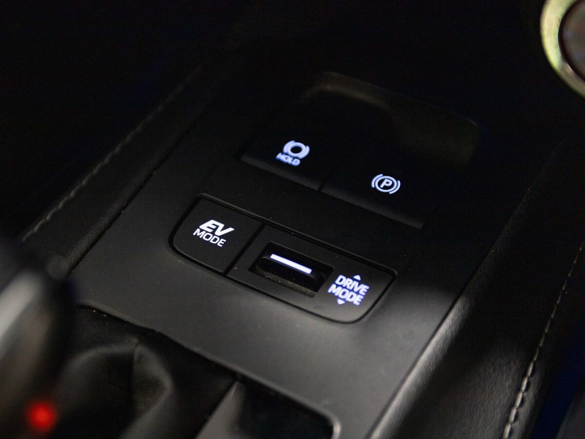 Toyota Harrier 2020 - фото автомобиля