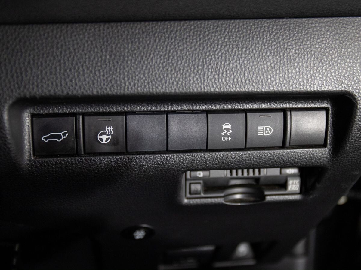 Toyota Harrier 2020 - фото автомобиля