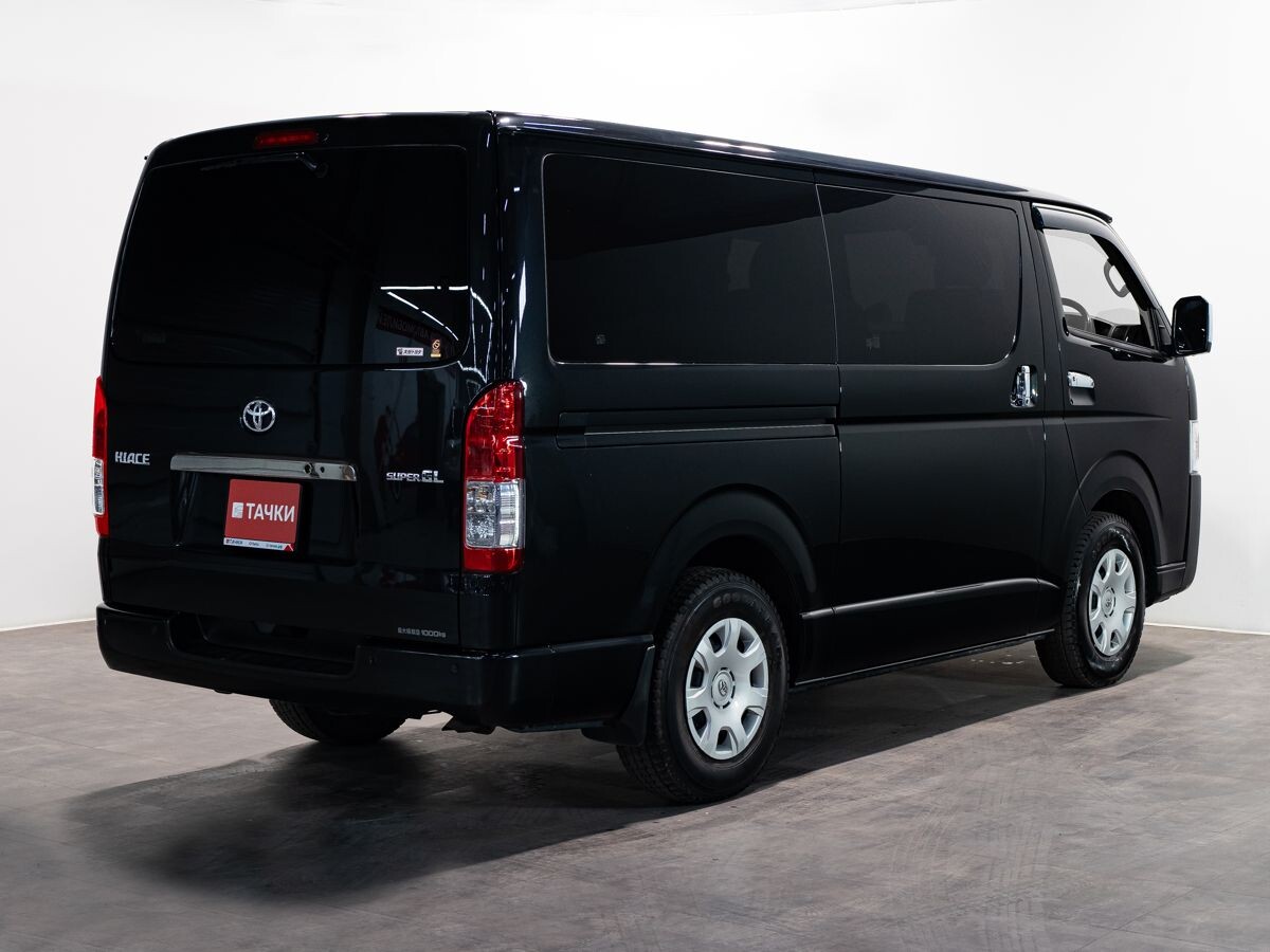 Toyota HiAce 2022 - фото автомобиля