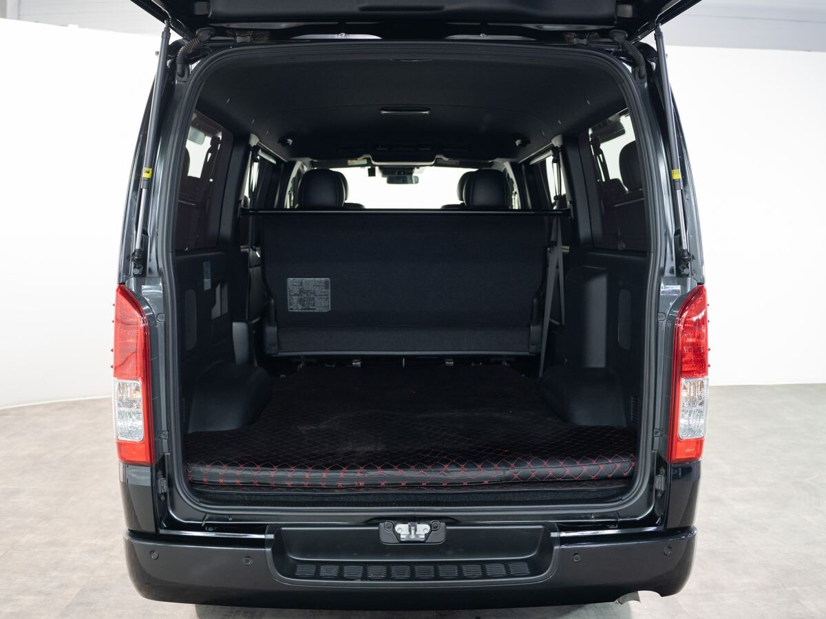 Toyota HiAce 2022 - фото автомобиля