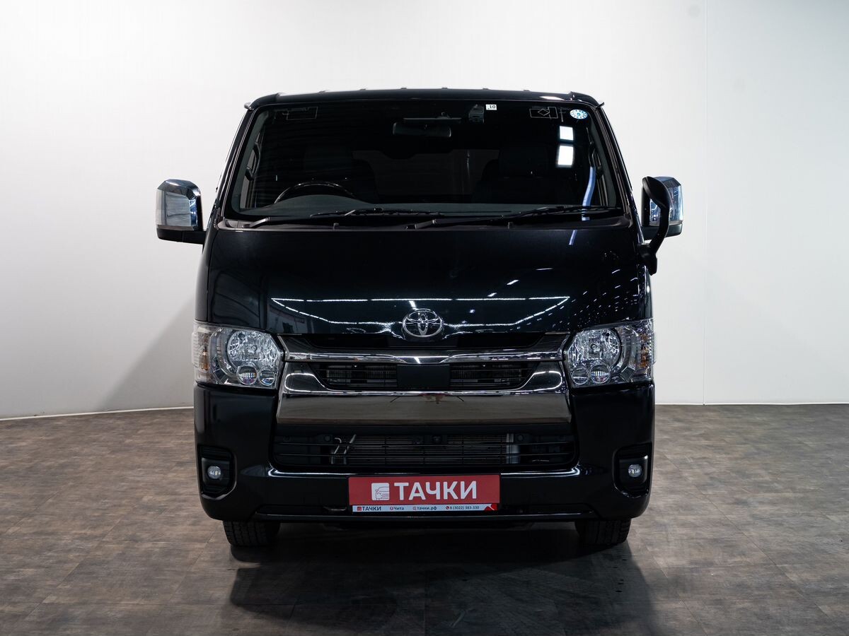 Toyota HiAce 2022 - фото автомобиля