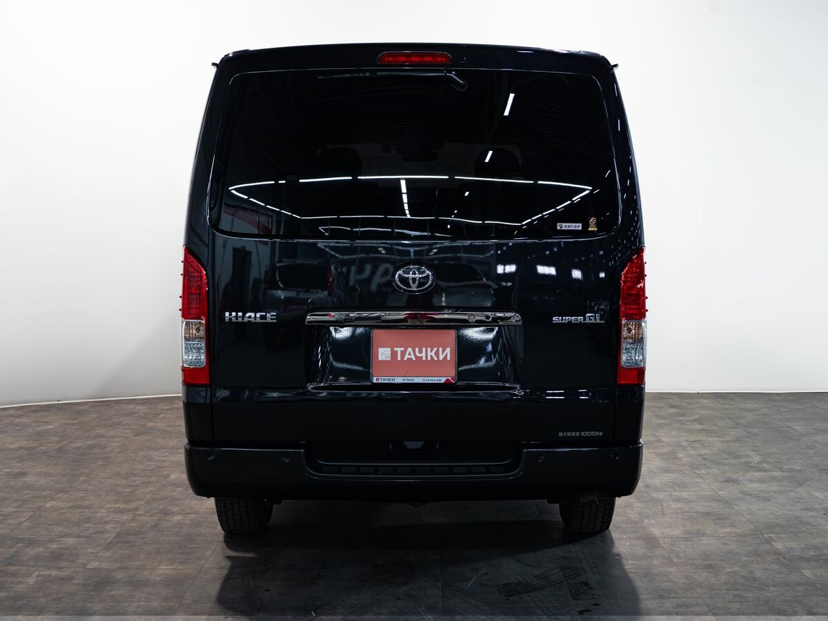 Toyota HiAce 2022 - фото автомобиля