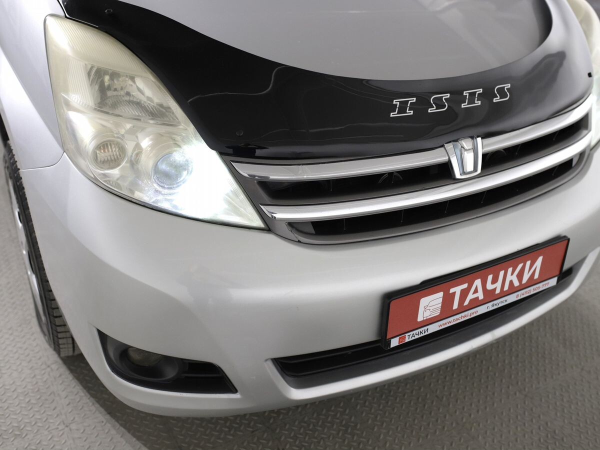 Toyota ISis 2008 - фото автомобиля
