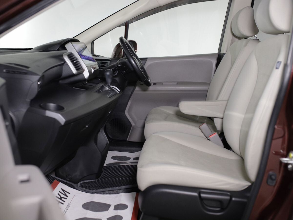 Honda Freed 2009 - фото автомобиля