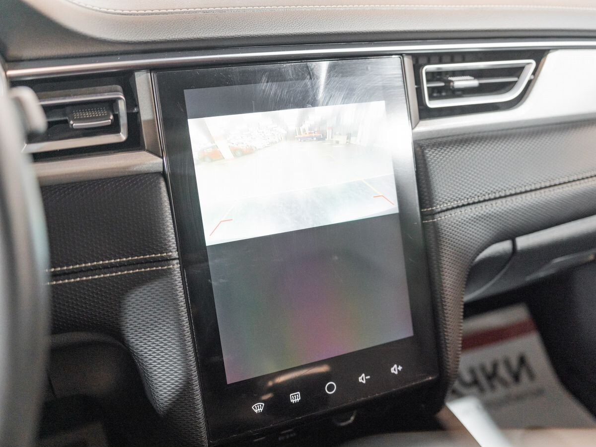 JAC J7 2023 - фото автомобиля