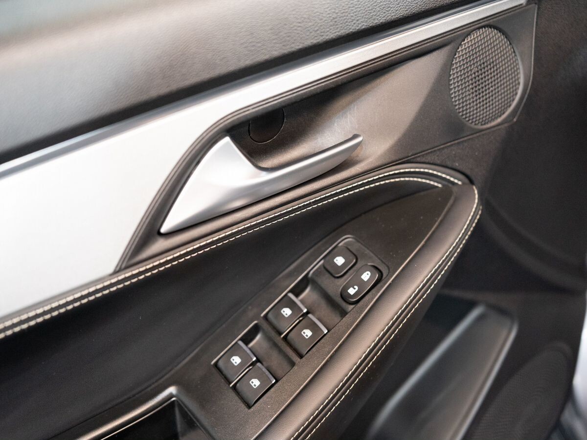 JAC J7 2023 - фото автомобиля