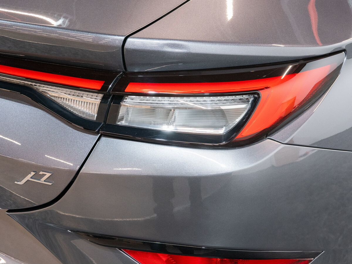 JAC J7 2023 - фото автомобиля