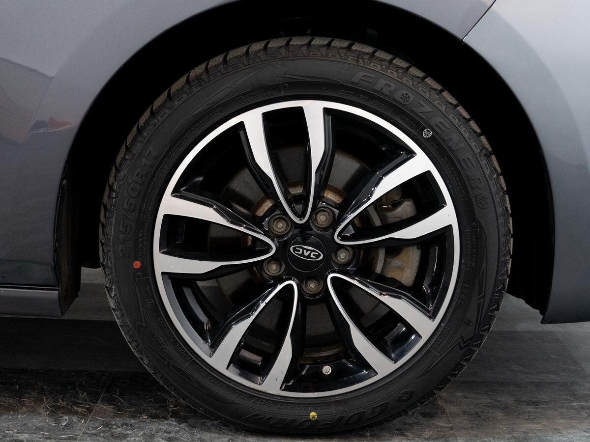 JAC J7 2023 - фото автомобиля