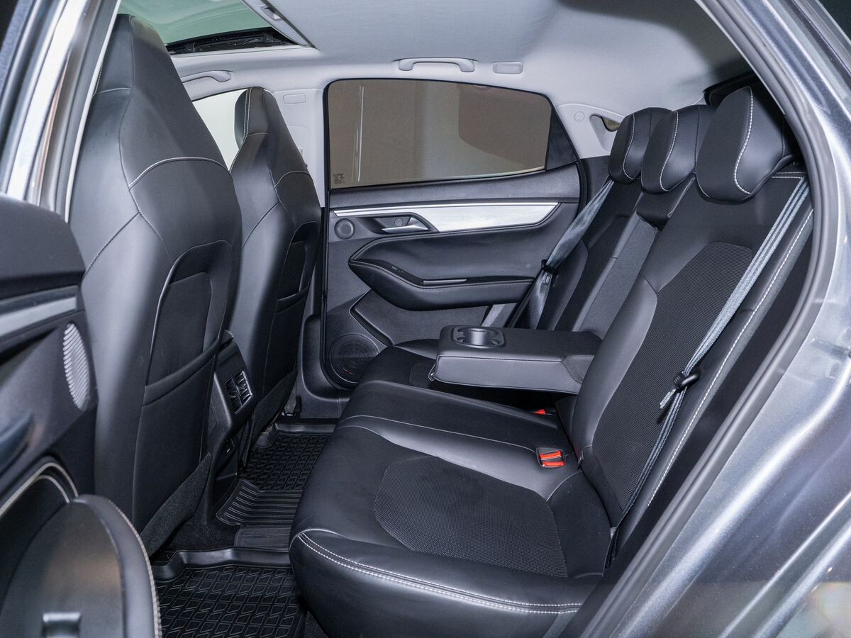 JAC J7 2023 - фото автомобиля