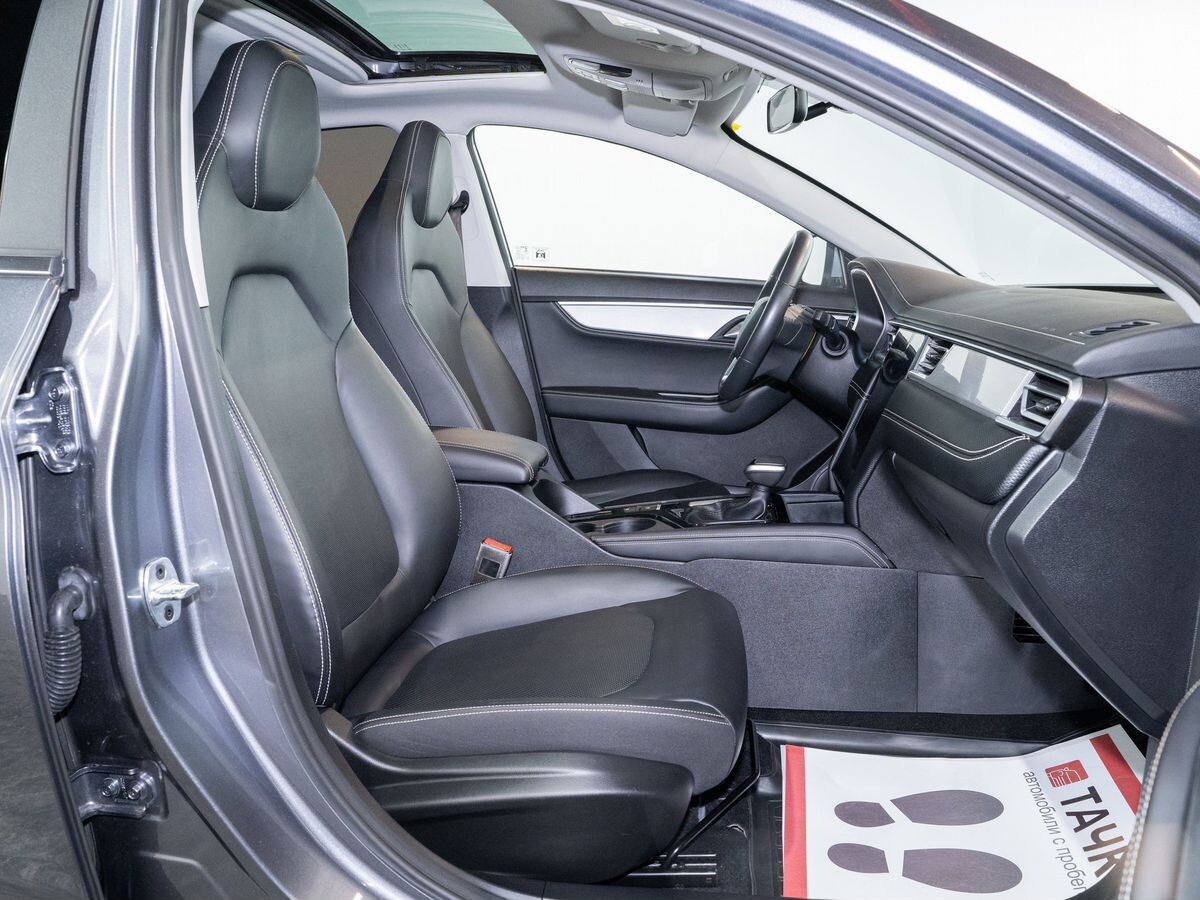 JAC J7 2023 - фото автомобиля