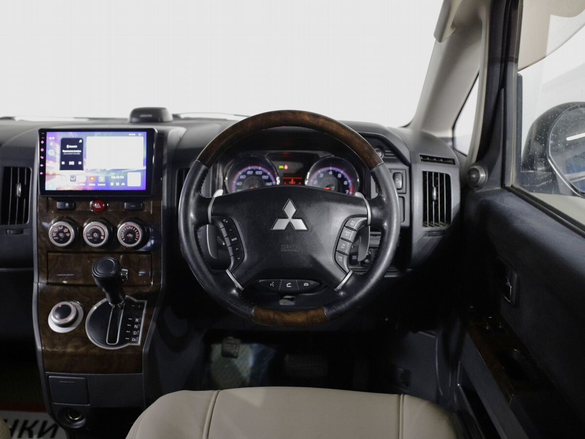 Mitsubishi Delica D:5 2008 - фото автомобиля
