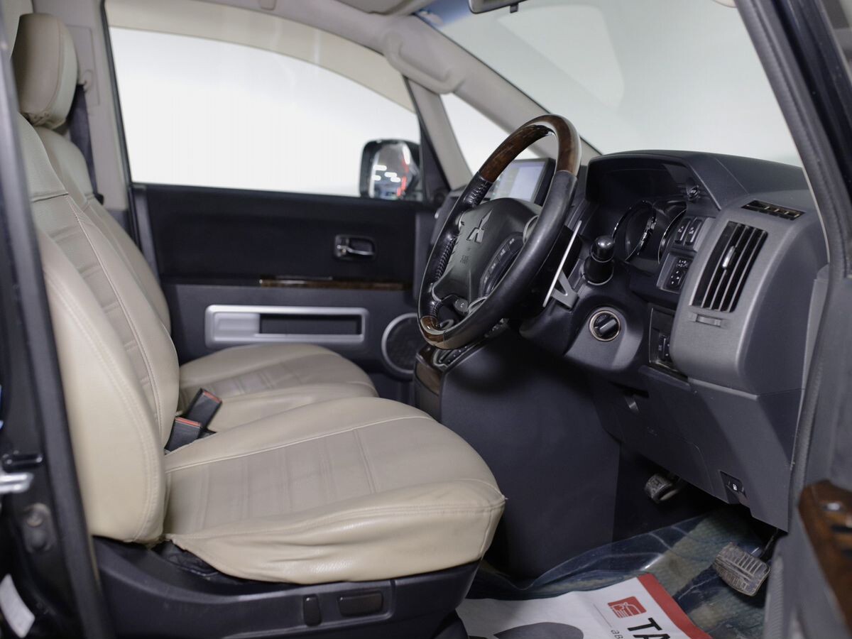 Mitsubishi Delica D:5 2008 - фото автомобиля