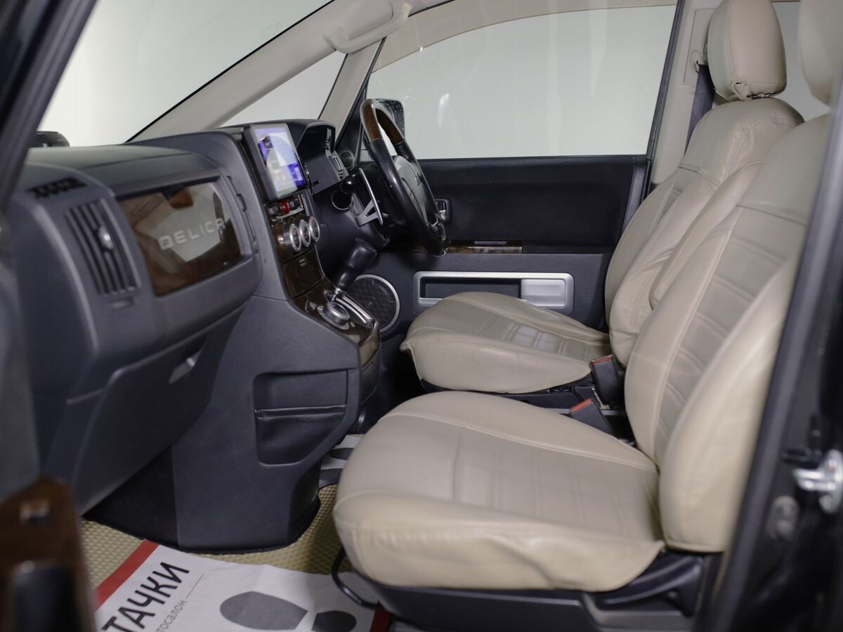 Mitsubishi Delica D:5 2008 - фото автомобиля