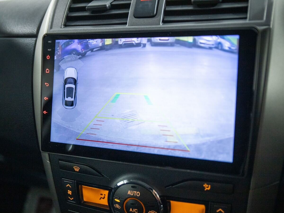 Toyota Corolla 2010 - фото автомобиля