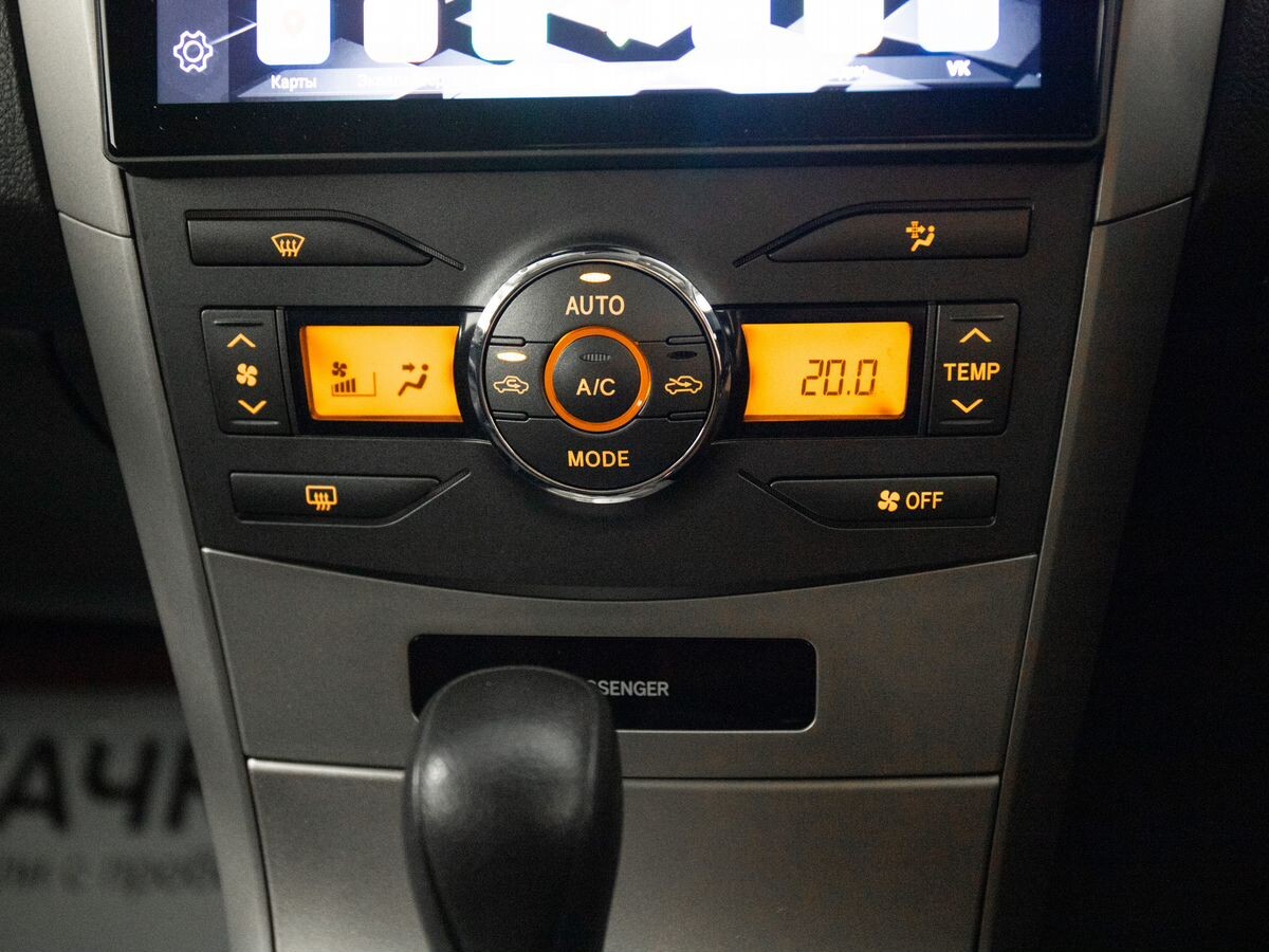 Toyota Corolla 2010 - фото автомобиля