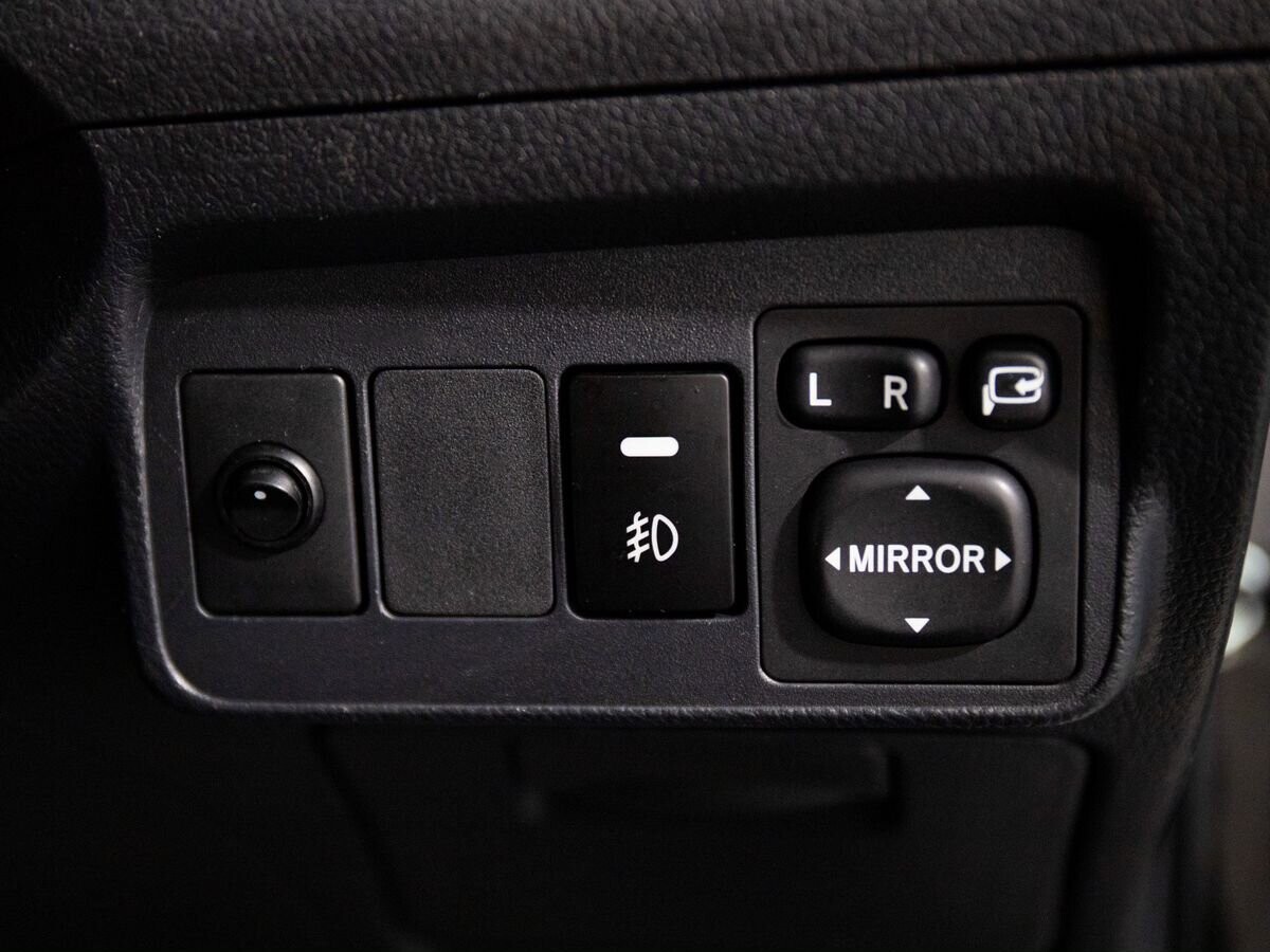 Toyota Corolla 2010 - фото автомобиля