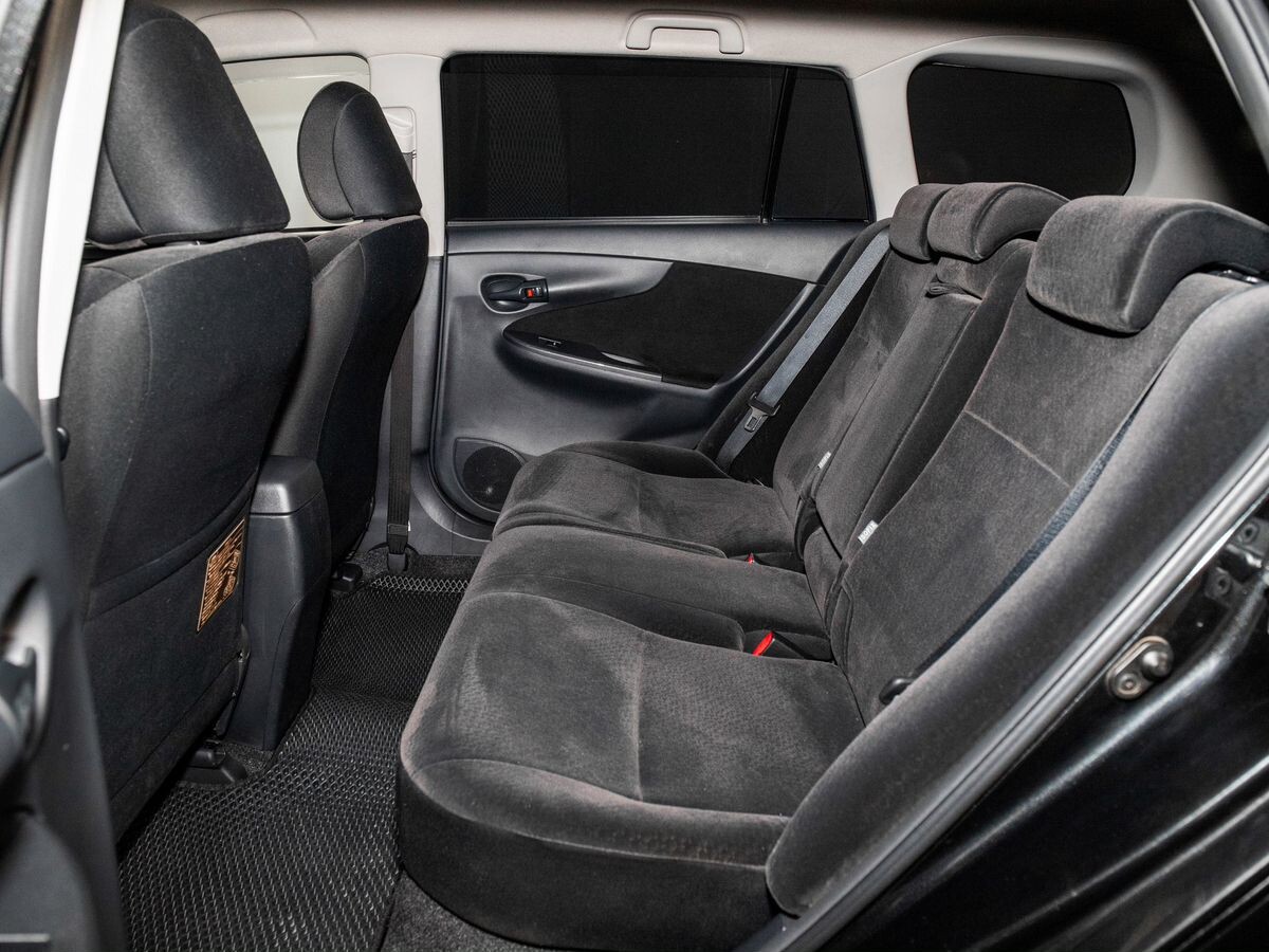 Toyota Corolla 2010 - фото автомобиля