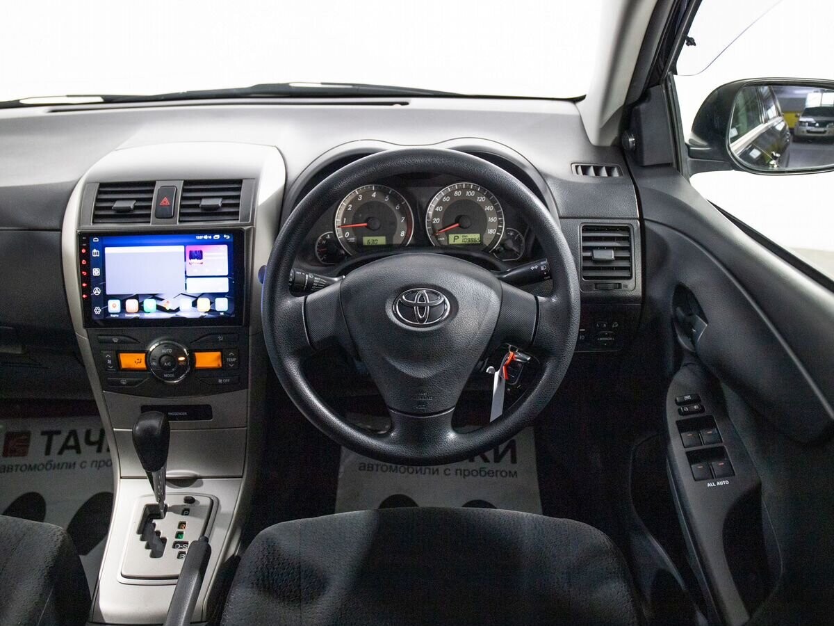 Toyota Corolla 2010 - фото автомобиля