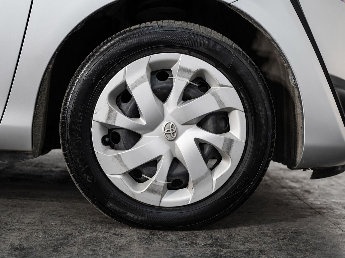 Toyota Sienta 2018 - фото автомобиля