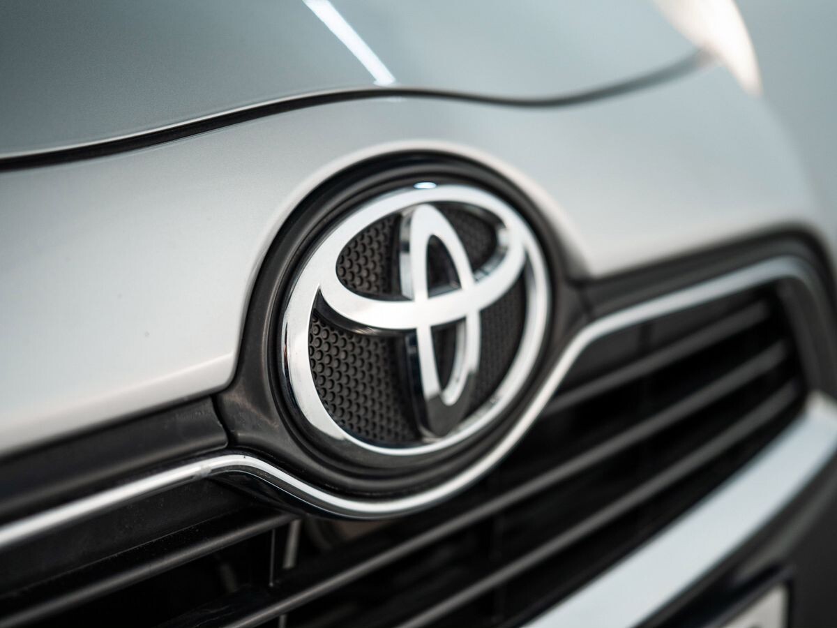 Toyota Sienta 2018 - фото автомобиля