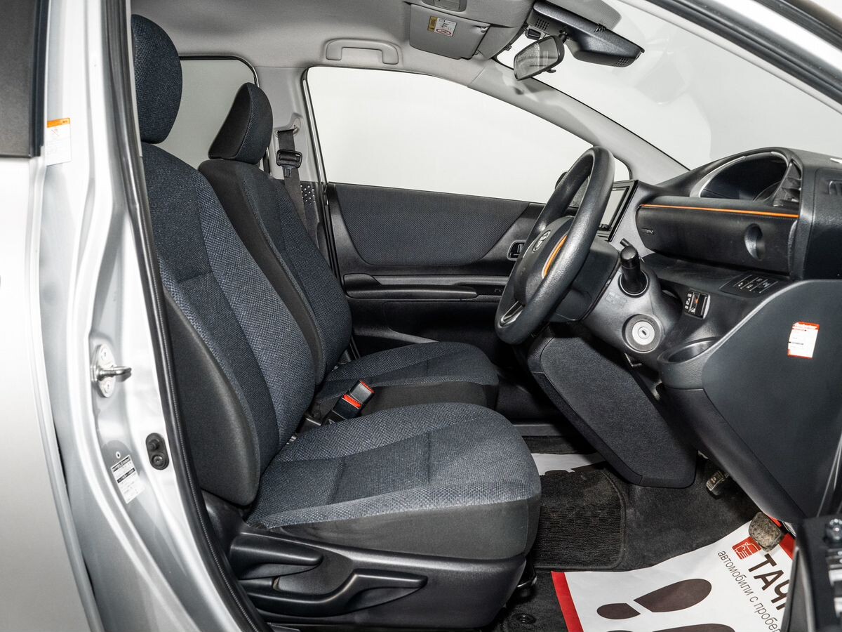 Toyota Sienta 2018 - фото автомобиля