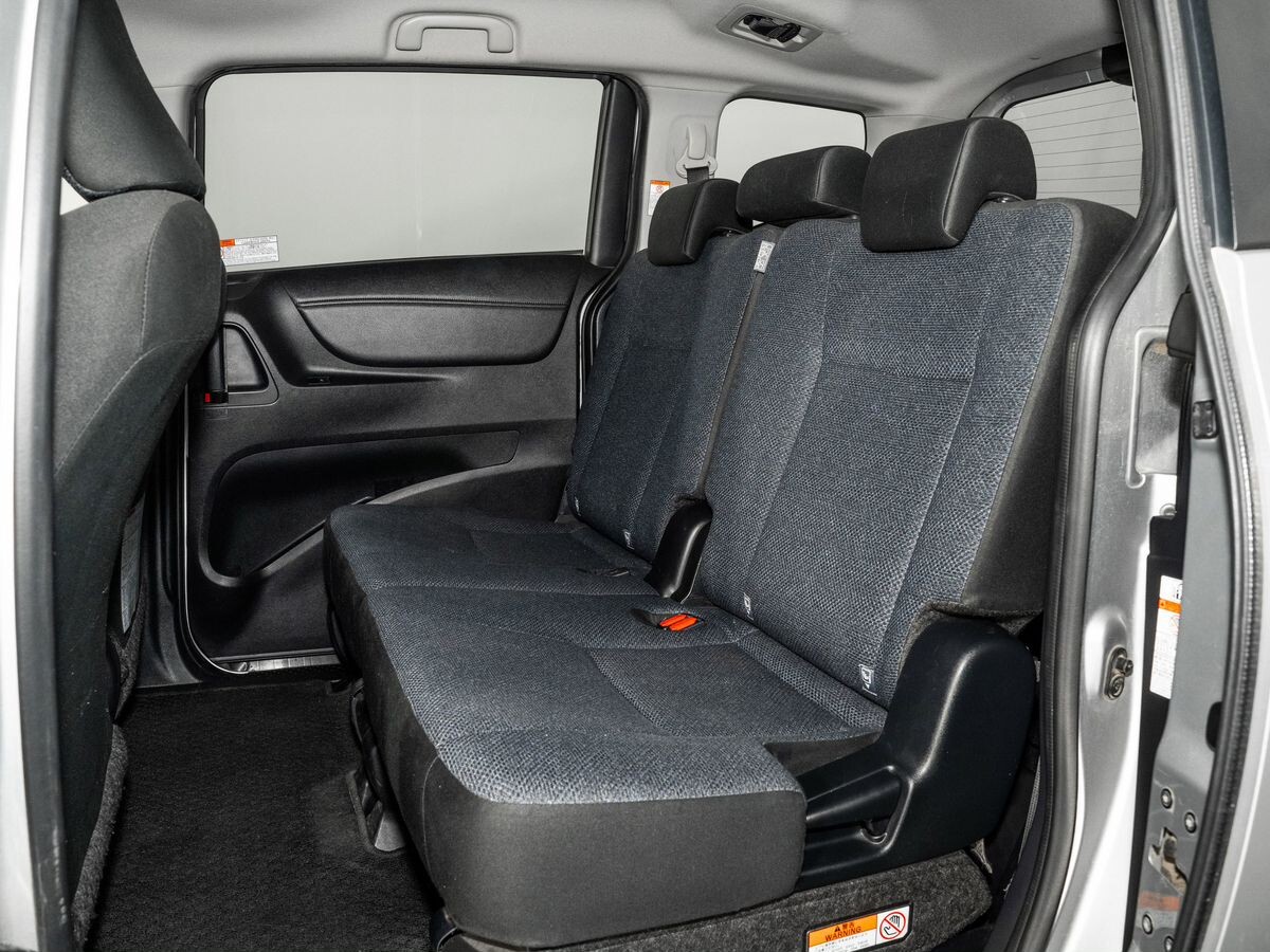 Toyota Sienta 2018 - фото автомобиля