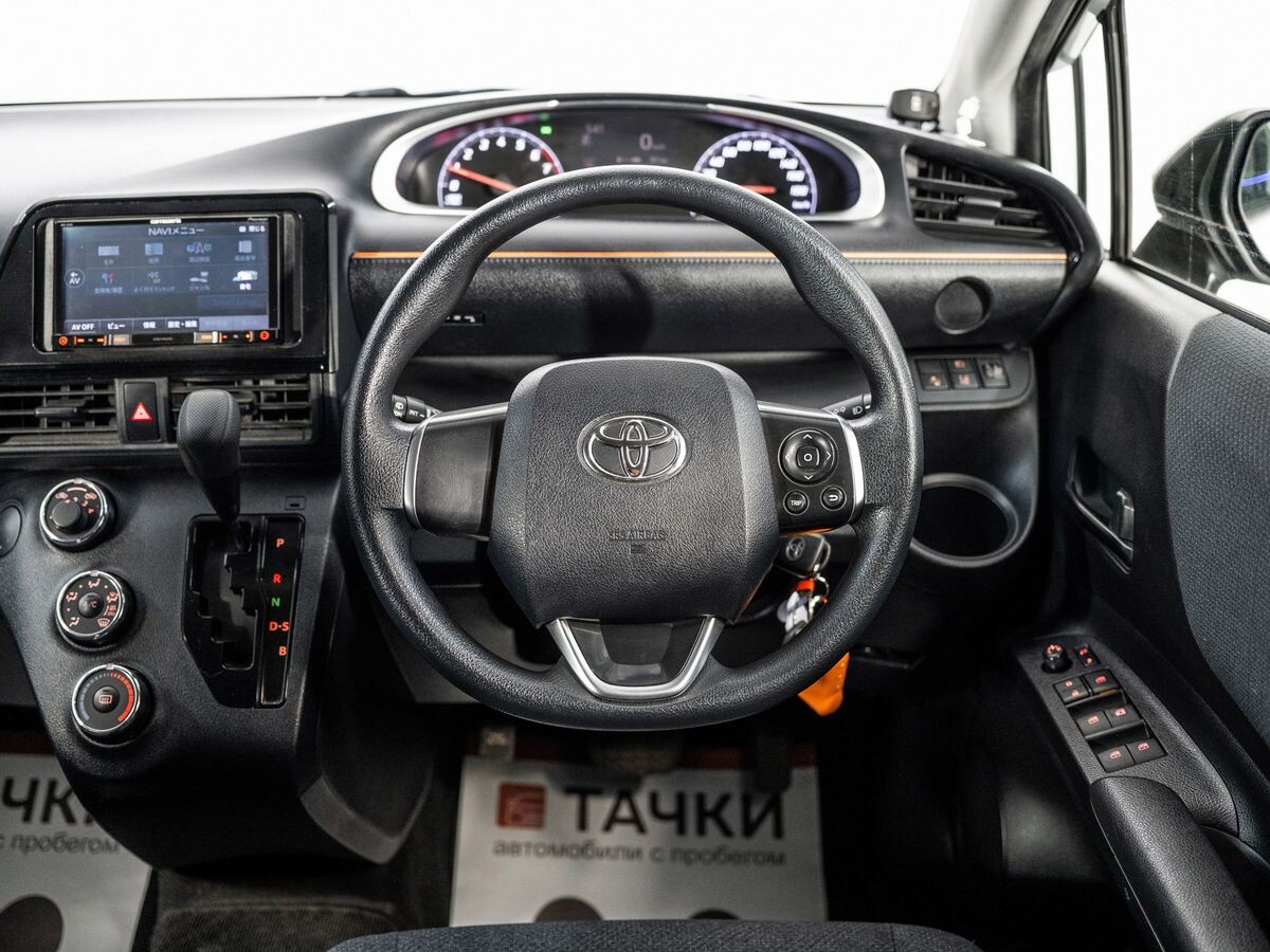 Toyota Sienta 2018 - фото автомобиля