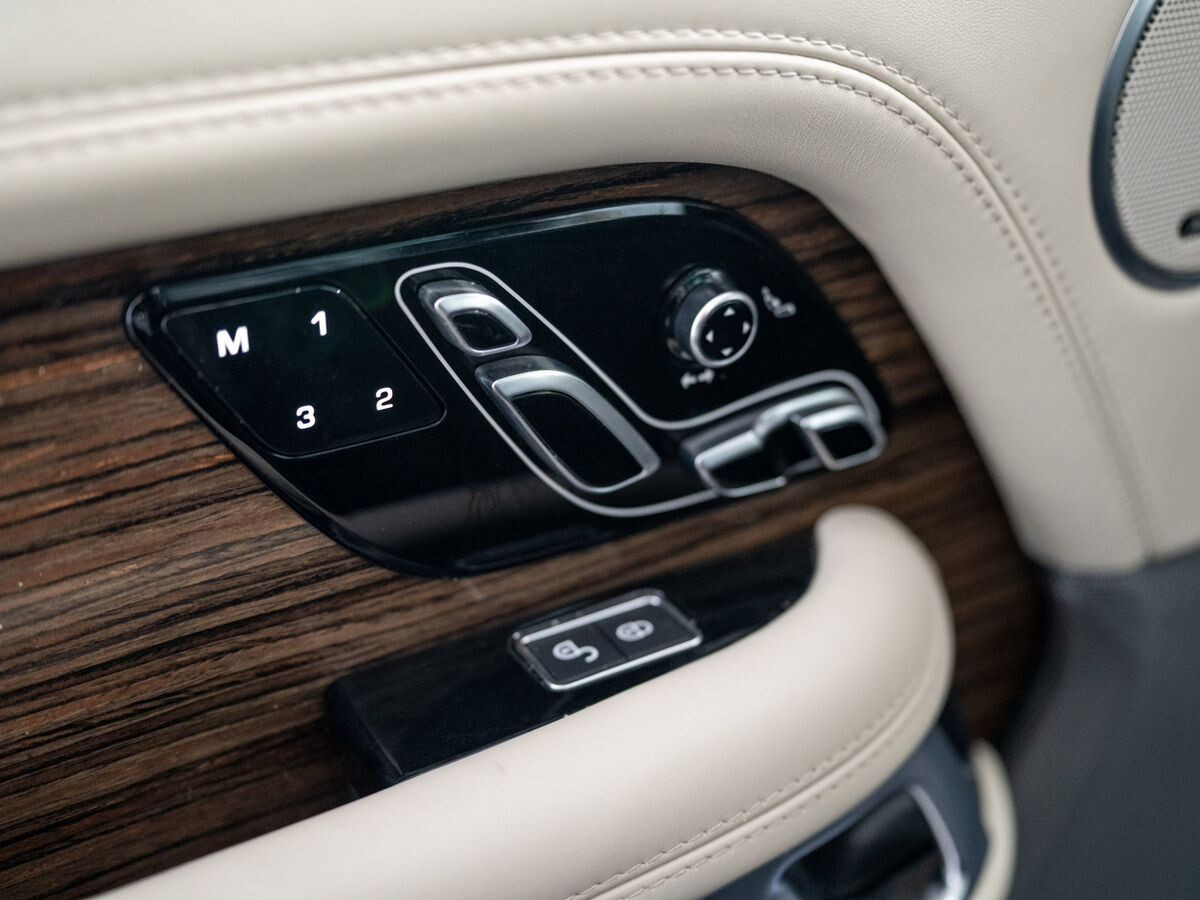 Land Rover Range Rover 2018 - фото автомобиля