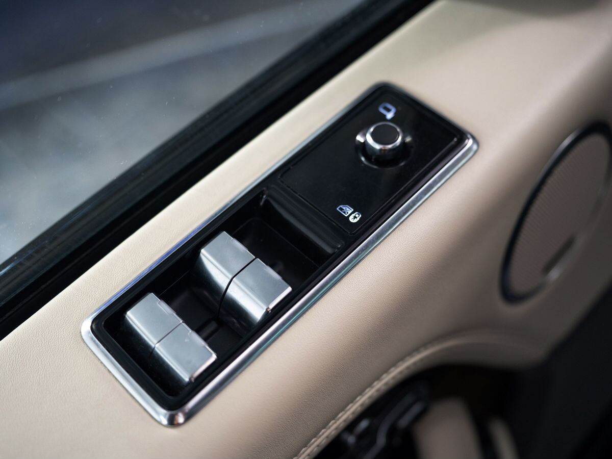 Land Rover Range Rover 2018 - фото автомобиля