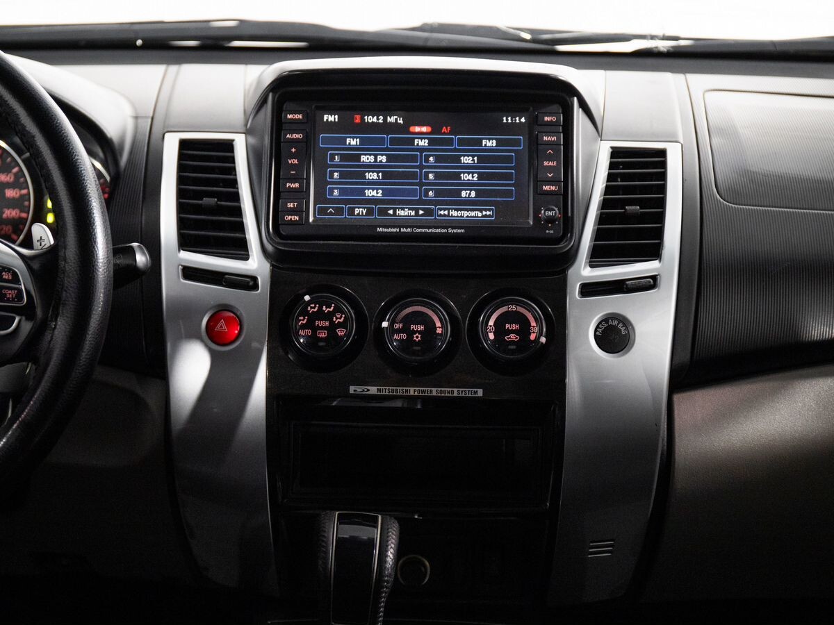 Mitsubishi Pajero Sport 2011 - фото автомобиля