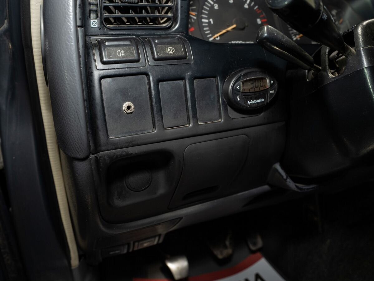 Toyota Land Cruiser 1993 - фото автомобиля